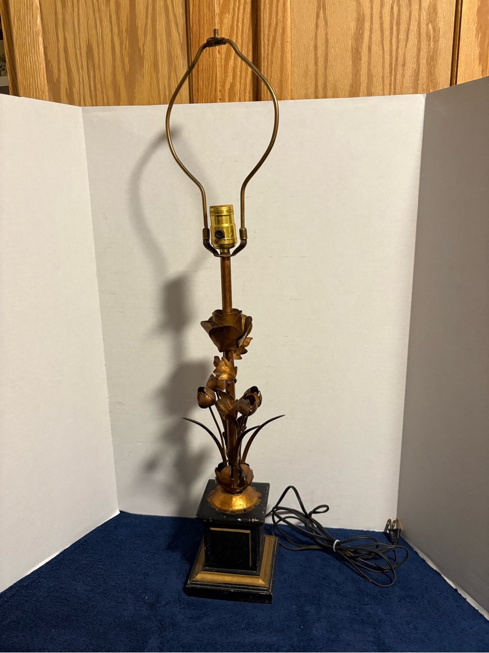 MCM Italian Toleware Gold Gilt Floral Table Lamp Hollywood Regency Shabby Chic